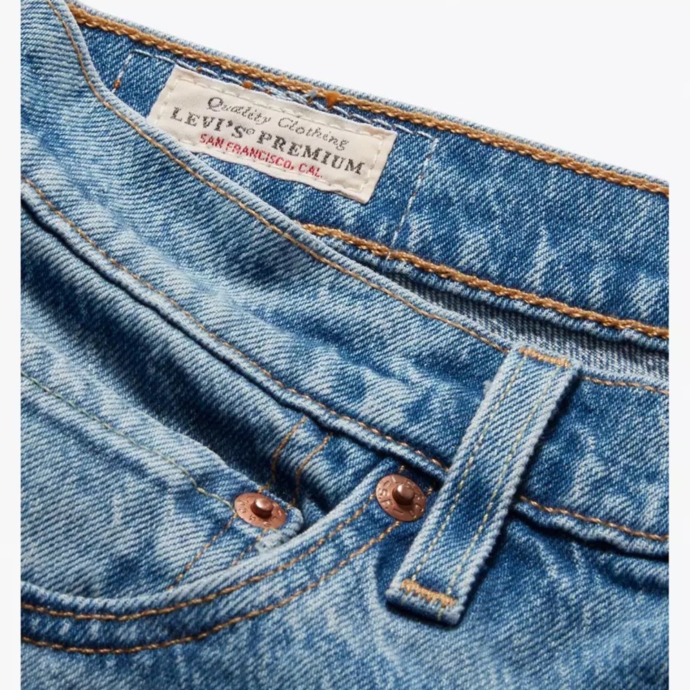 NWT Levi’s Premium Original 501 Straight Leg Light Wash Jeans 28” Waist Denim - Picture 6 of 11